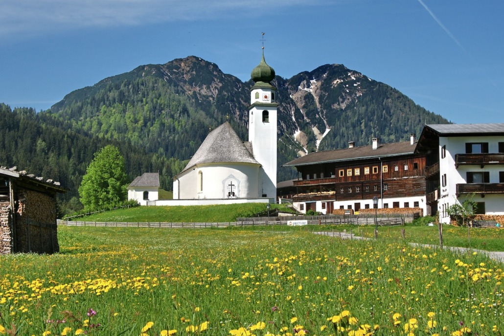 Wie im Bilderbuch: Thierdorf in den Kitzbüheler Alpen. – ©TVB Wildschönau