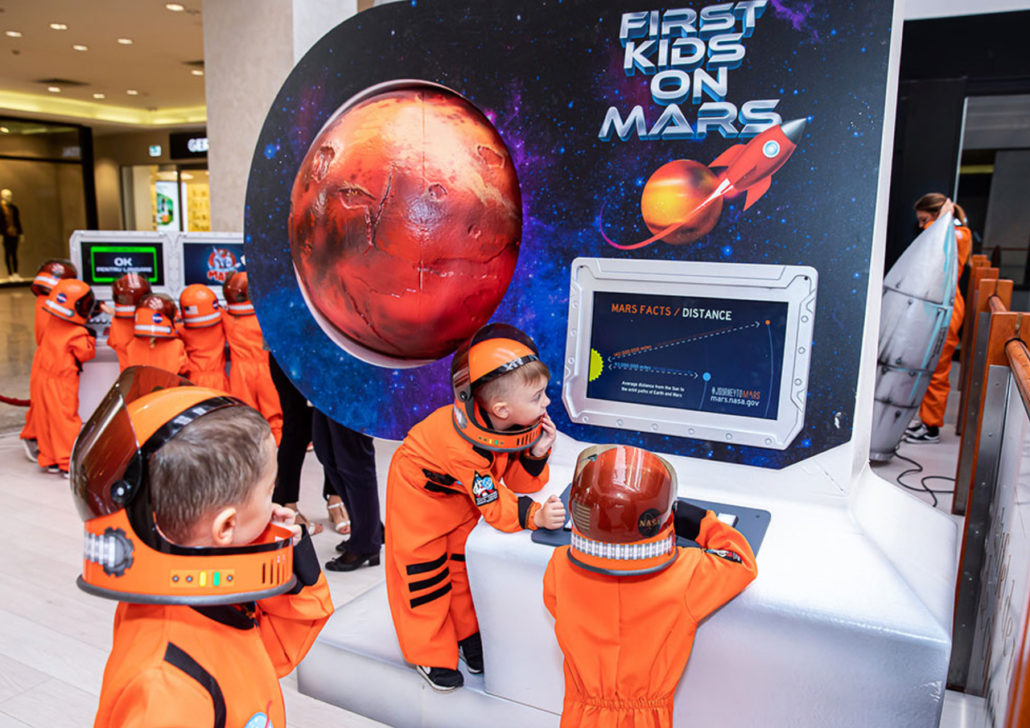 Von 25. August bis 3. September 2022 startet im Westfield Donau Zentrum mit „First Kids on Mars“ ein außergewöhnliches Erlebnis für Kinder.