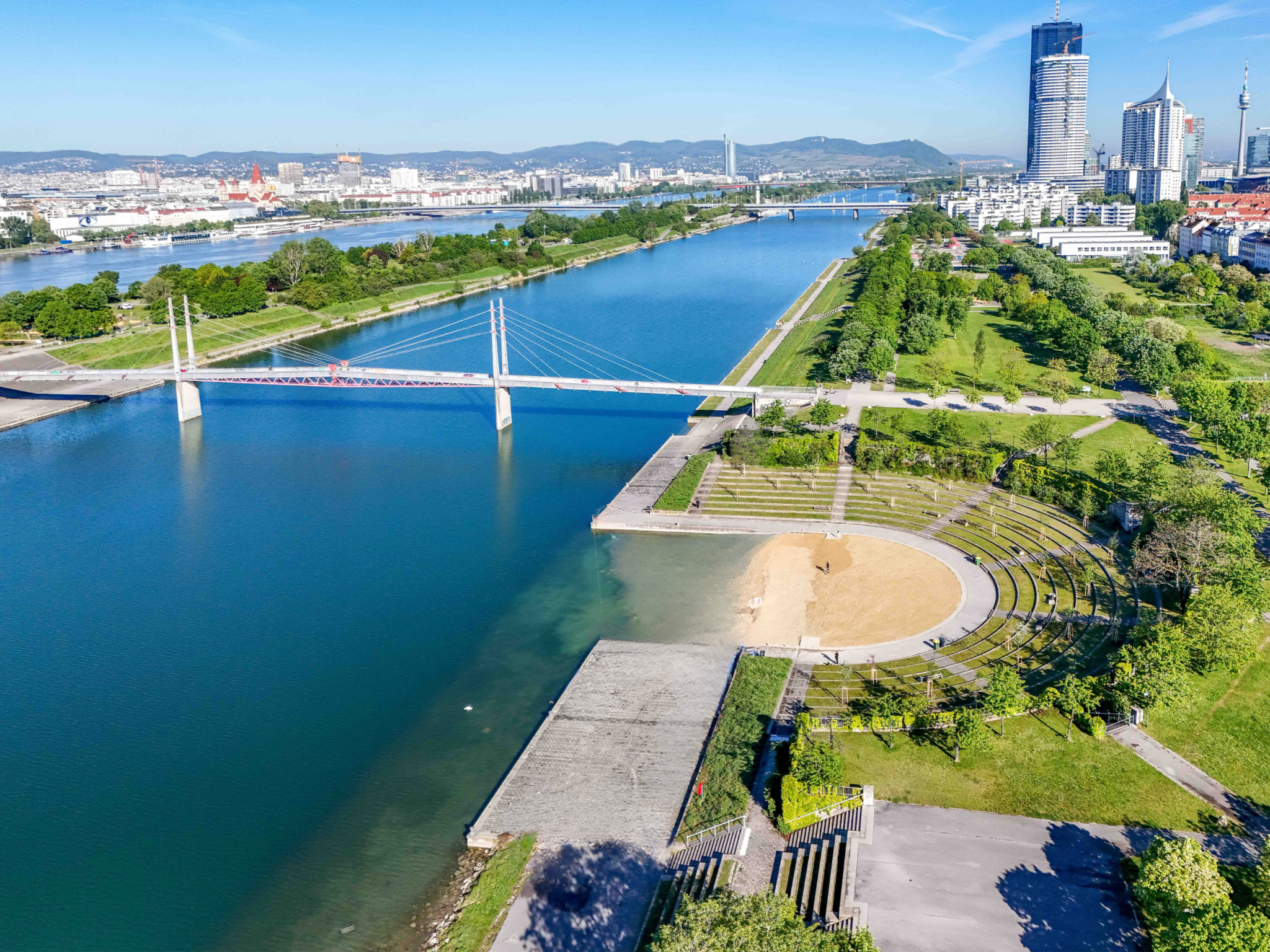 Pritscheln und Planschen am Arena Beach. – ©Christian Fürthner