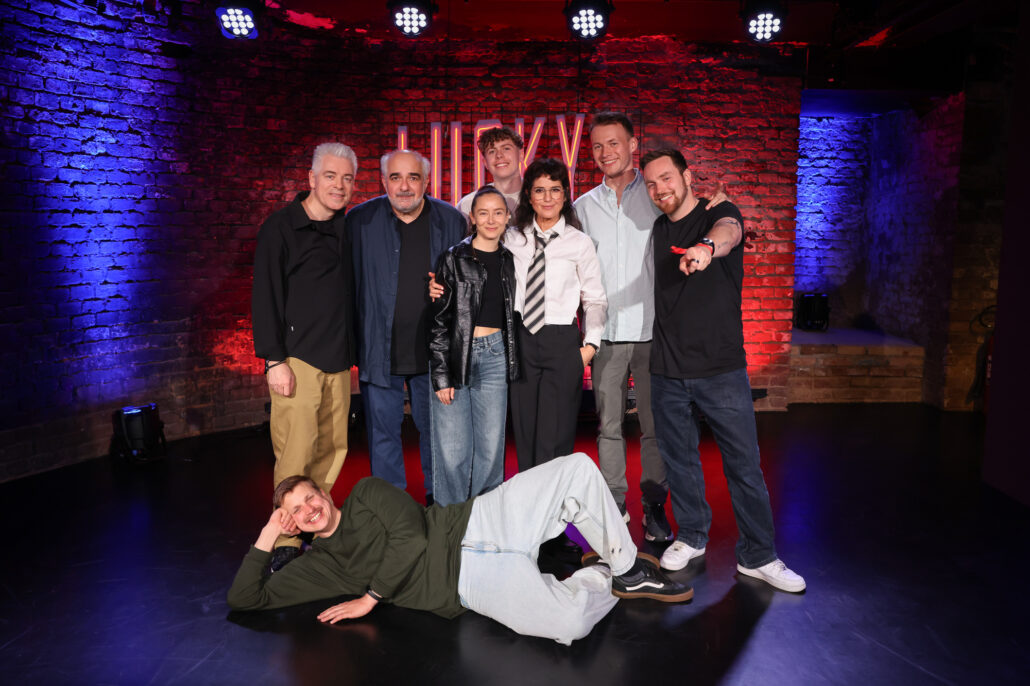 Lucky Punch Comedy Club Wien Team mit Gast Michael Niavarani © Katharina Schiffl
